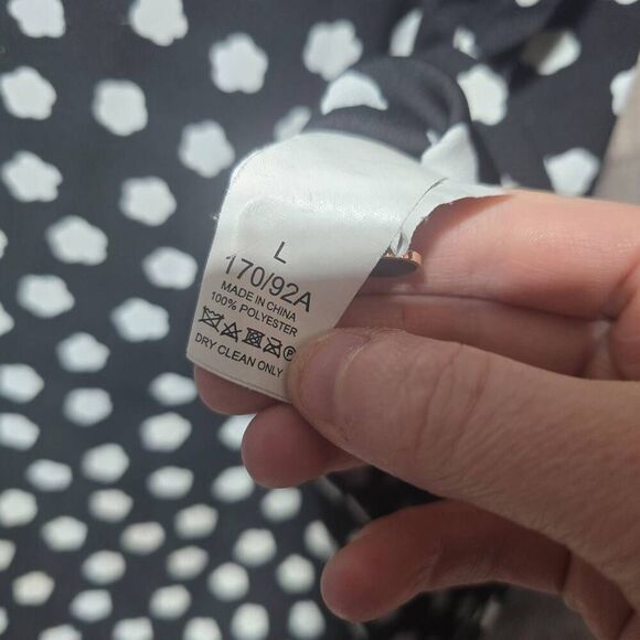 Kate Spade Cloud Dot Blouse Large White Tie Front Polka Dot V Neck Playful Chic - Picture 5 of 5